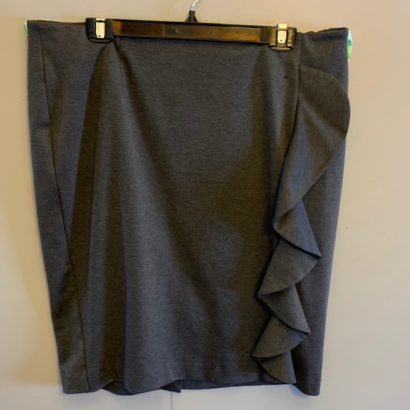 Stunning grey pencil skirt w/ side zipper, 16 - Picture 1 of 5